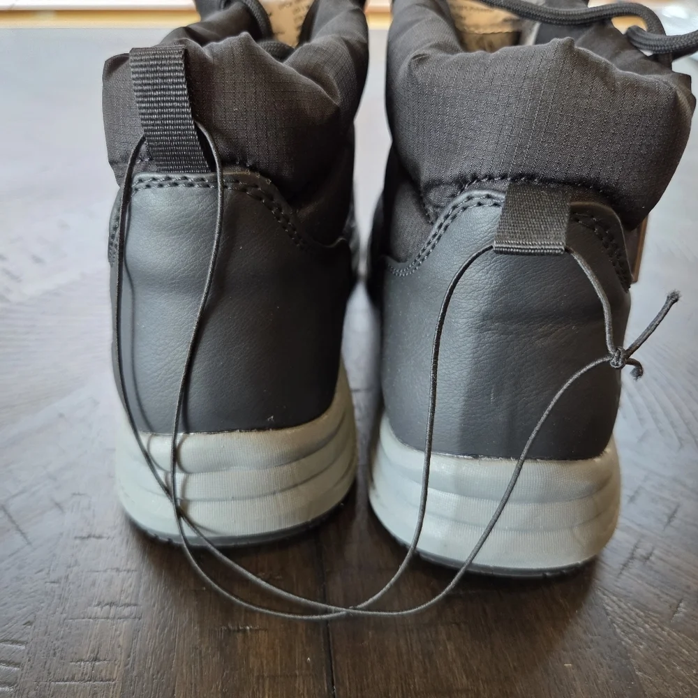 Eddie Bauer Balasana Faux Fur Lined Winter Boots - Grey / Black - Size 8